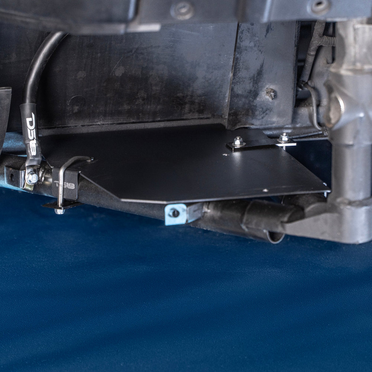 DS18 SLG-DBATT-20UP Polaris Slingshot 2020+ Second Battery Mount Kit - Powder-Coated Battery Tray DS18